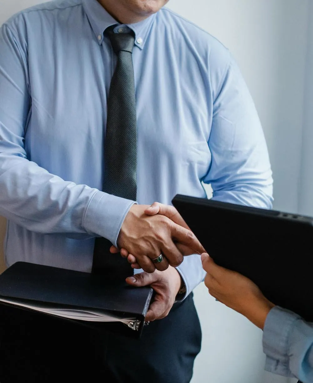 Insurance risk advisor in consultation with client